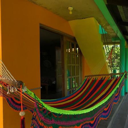 La Casa Naranja Brig Bay Exterior photo